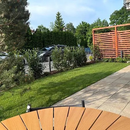 Lägenhet Wrzeszcz 3-pokojowy Z Ogrodkiem & Darmowy Parking